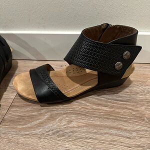 Rockport Cob Hill sandals never worn size 9 - so cute!!